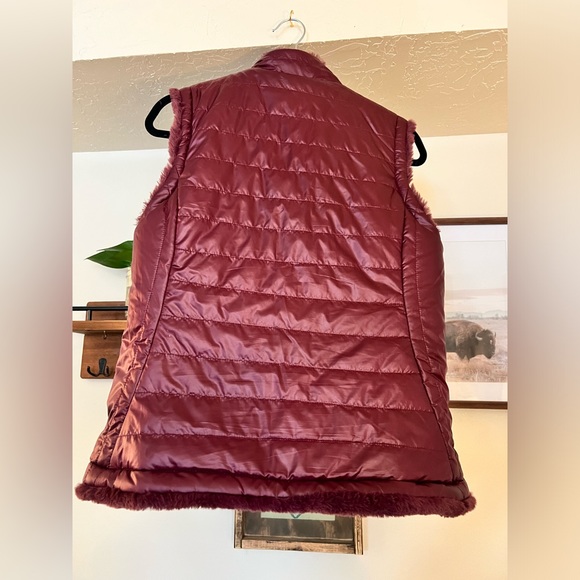 Reversible - Faux Fur / Leather Vest - Picture 4 of 4